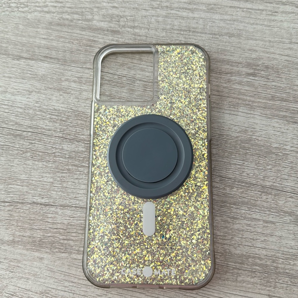 MagSafe twinkle case iPhone 13 Pro Max with oh snap attached